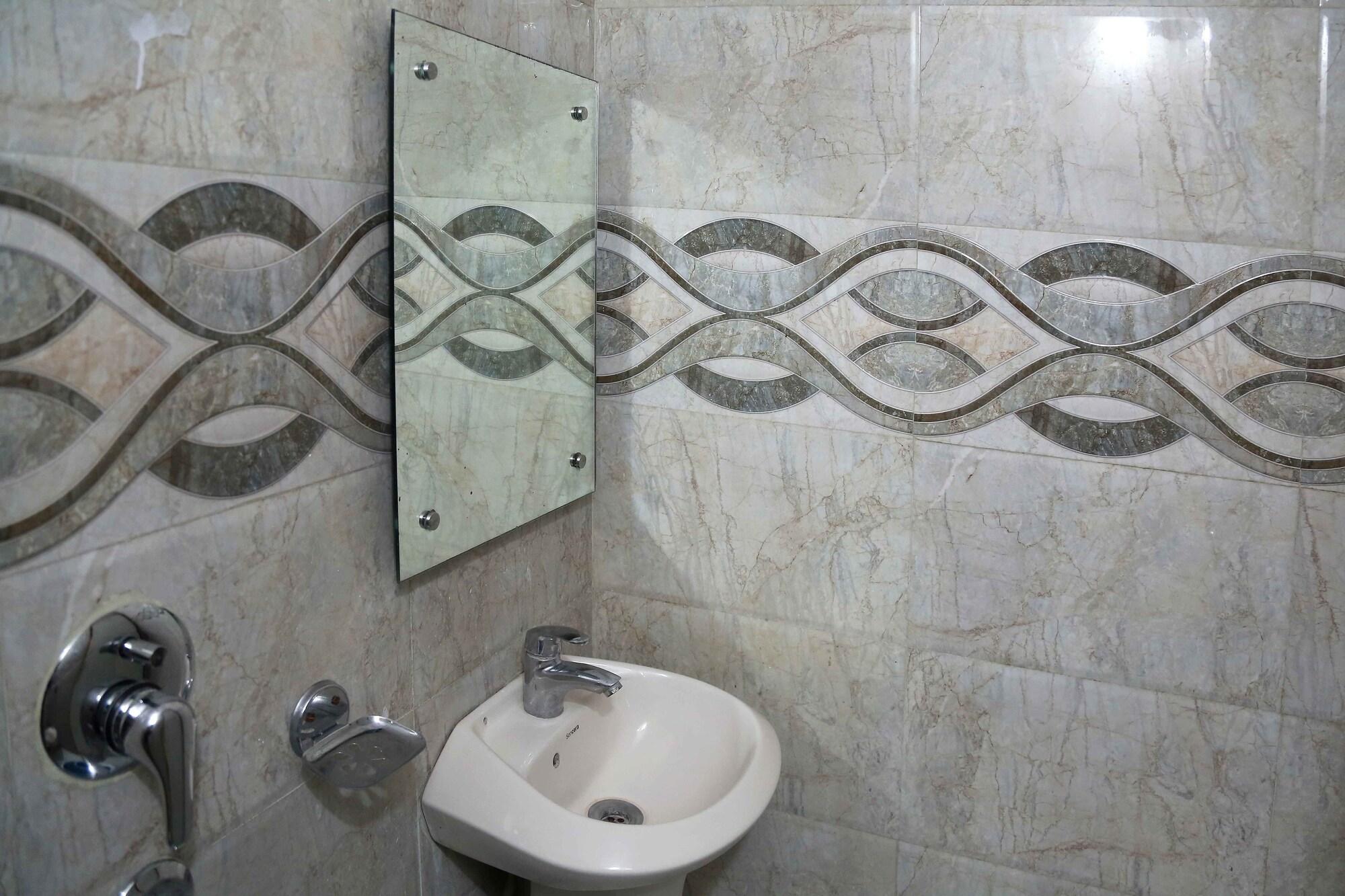 Hotel Shivam International - A Well Hygiene Property All Staff Vaccinated " New Delhi Extérieur photo