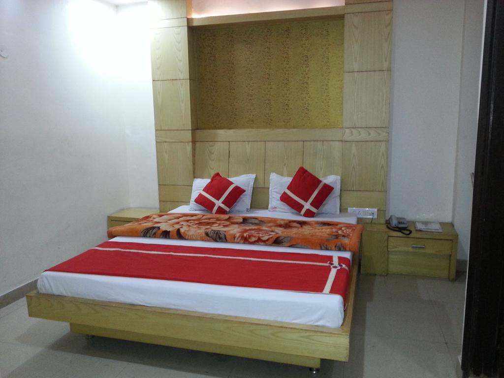 Hotel Shivam International - A Well Hygiene Property All Staff Vaccinated " New Delhi Extérieur photo
