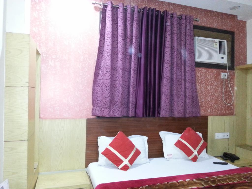 Hotel Shivam International - A Well Hygiene Property All Staff Vaccinated " New Delhi Extérieur photo